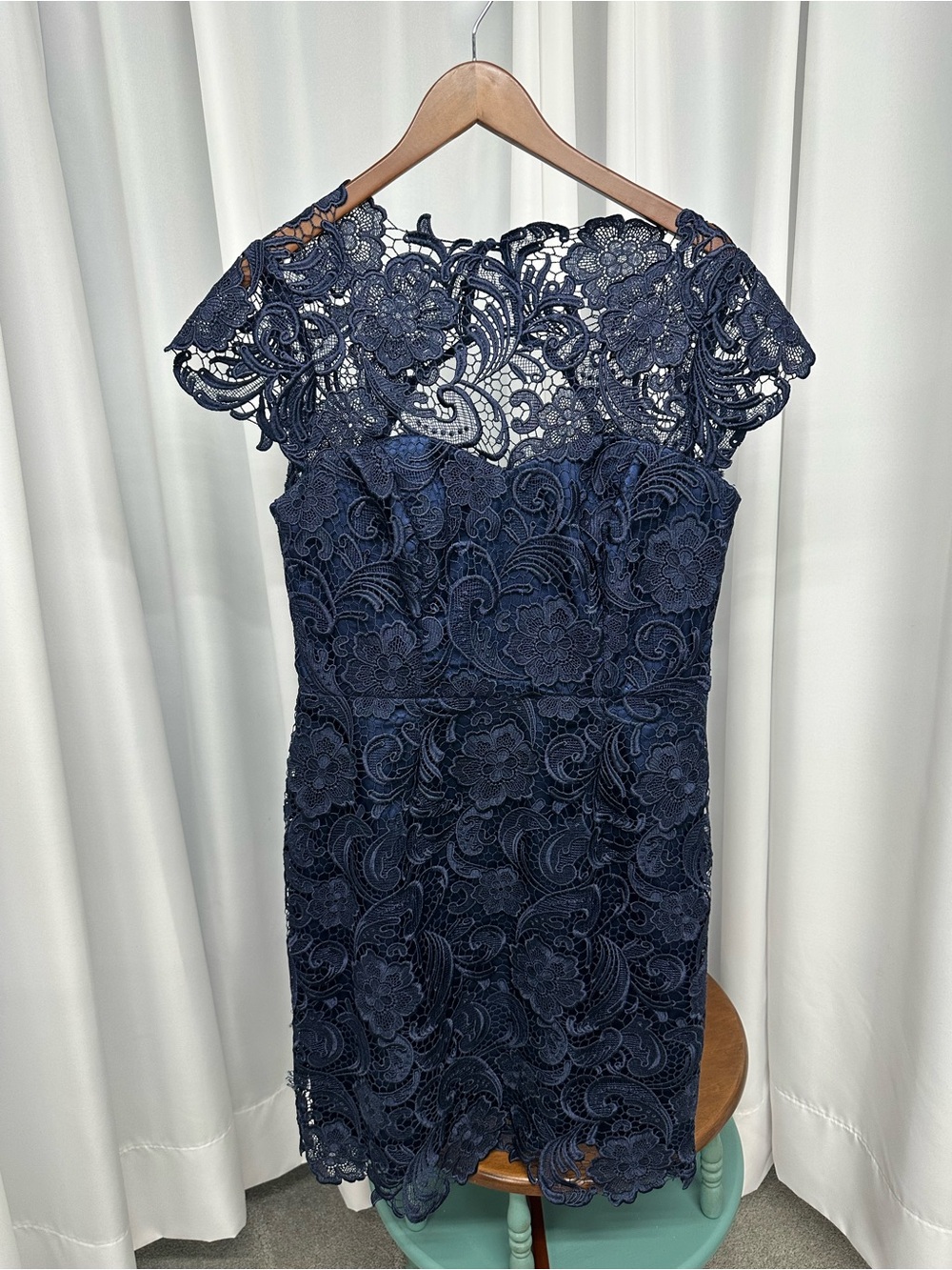 Decode 1.8 Navy blue size 12 Floral Lace Midi Dress